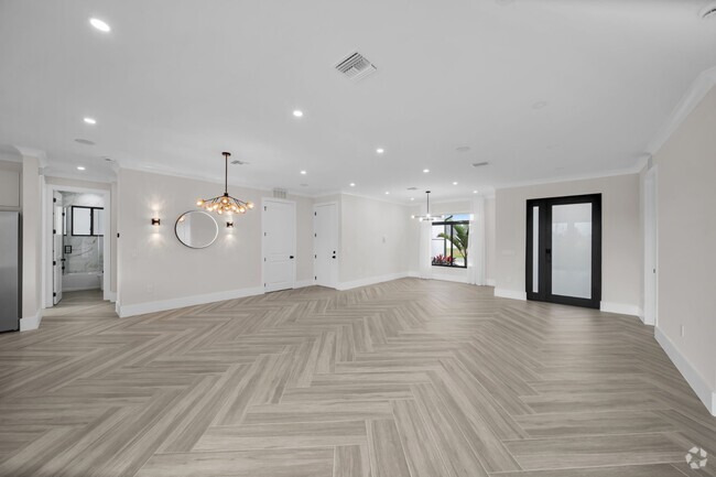 Building Photo - 1142 NE 37th St Rental
