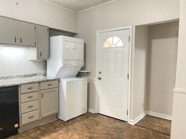 Photo - 3136 W 40th St Unit Lower
