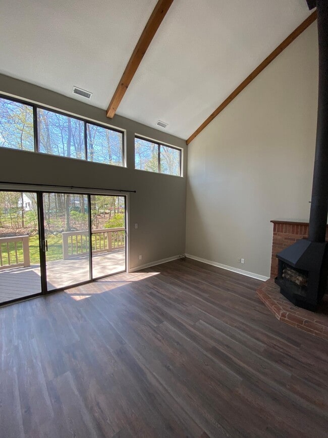 Photo - 40 Farmington Chase Cres