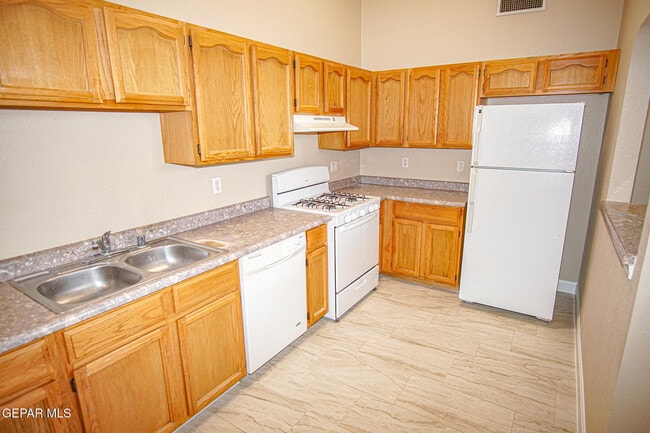 Photo - 14504 Thayer Pease Ave