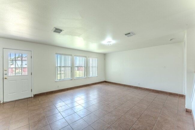 Photo - 1339 Diamond Bluff
