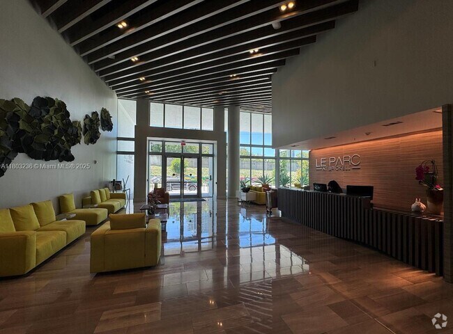 Building Photo - 1600 SW 1st Ave Unit 512 Rental