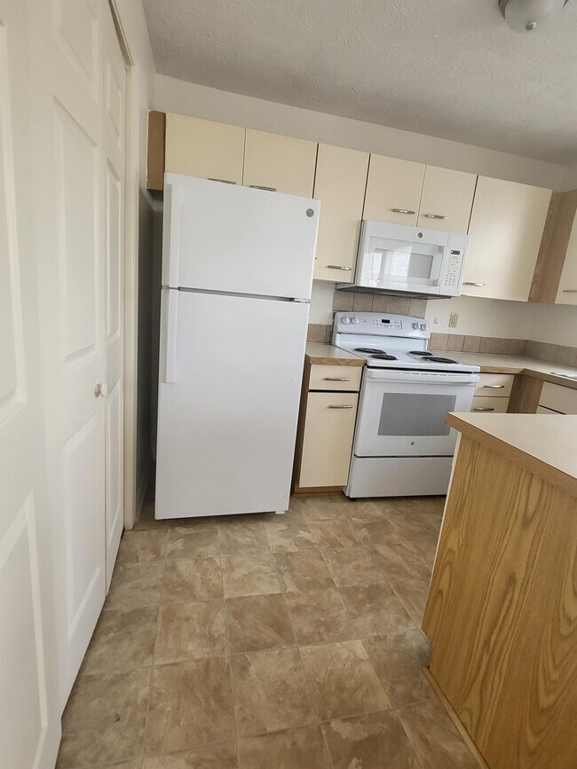 Photo - 1001 Brookhollow Dr