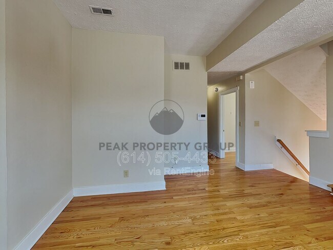 Photo - 1394 1/2 Indianola Ave Unidad C
