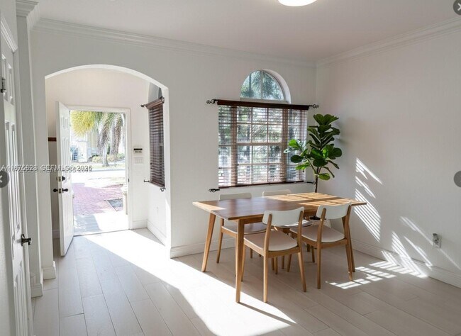 Building Photo - 4959 SW 135th Way