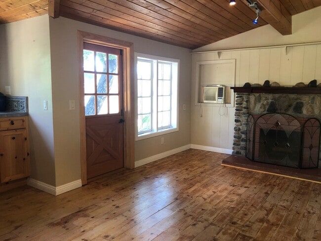 Photo - Country Charm In The City!