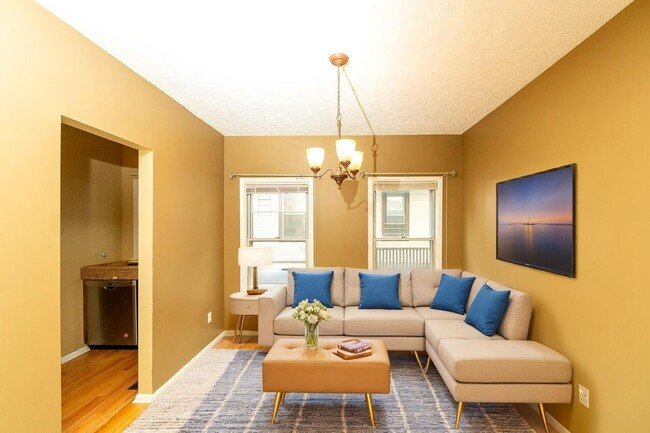 Photo - 461 Averill Ave