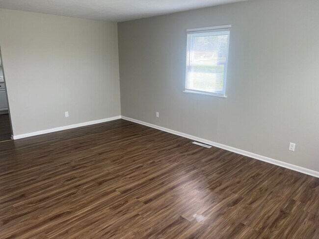 Photo - 10-12 Morehouse Ct-NOREMAC Unit 10 Morehouse Ct.