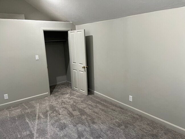 Photo - 2725 S 900 E