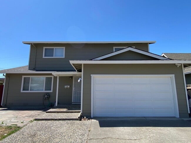 Charming 5 bed, 2.5 bath home in San Jose - Charming 5 bed, 2.5 bath home in San Jose