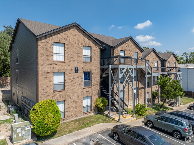Silver Creek Apartments