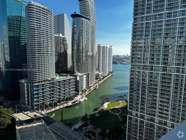 Building Photo - 500 Brickell Ave Unit 3307 Rental