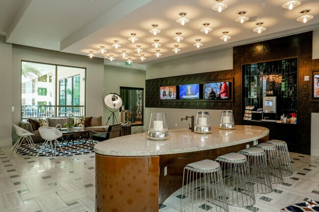 5755 Hermann Park - Cafe Station