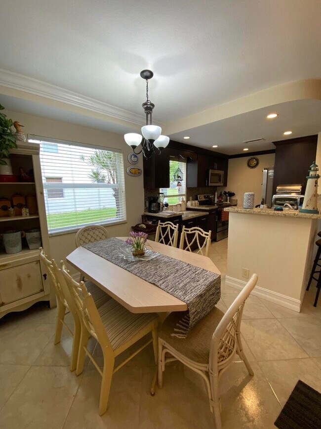 Photo - 148 Normandy Ln