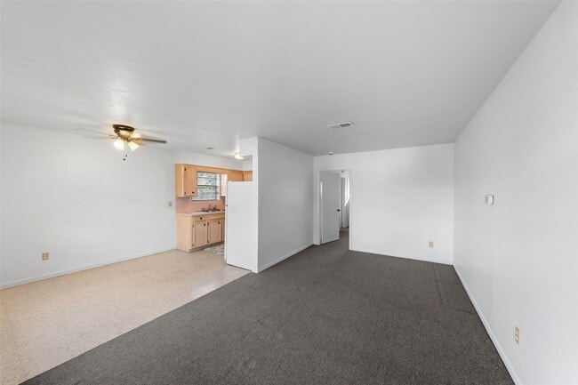 Photo - 926 E 14th St Unit 7