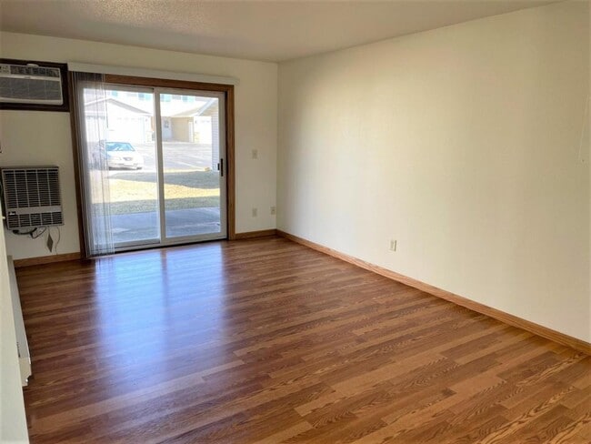 Photo - 619 McHugh Rd