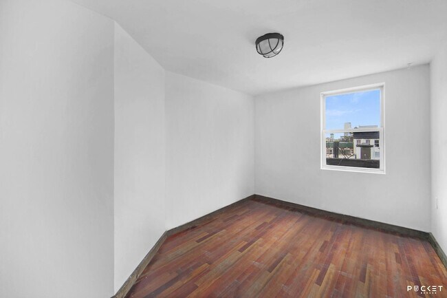 Photo - 516 E 12th St Unidad 19