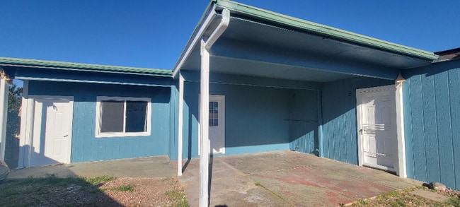 Building Photo - 102 W Basic Rd