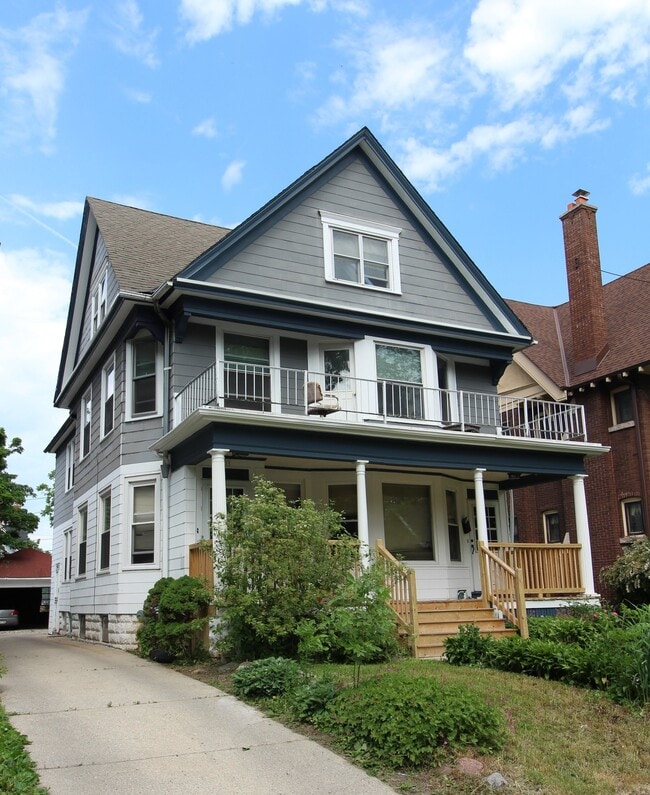 Photo - 2837 N Frederick Ave Unit 2835