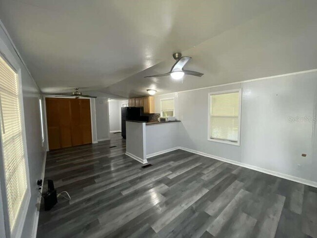 Photo - 112 Mohawk Ln