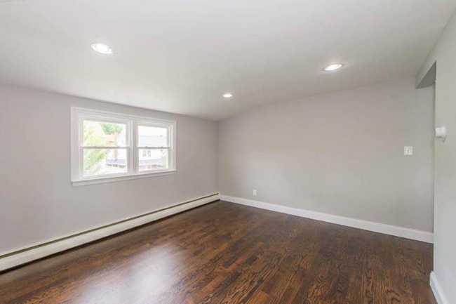 Photo - 160 Hartman Ave Unidad 2