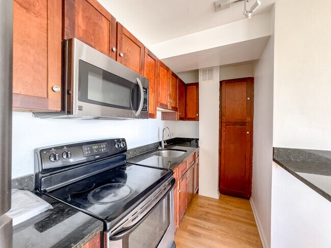 Photo - 4180 N Marine Dr Unidad 2121