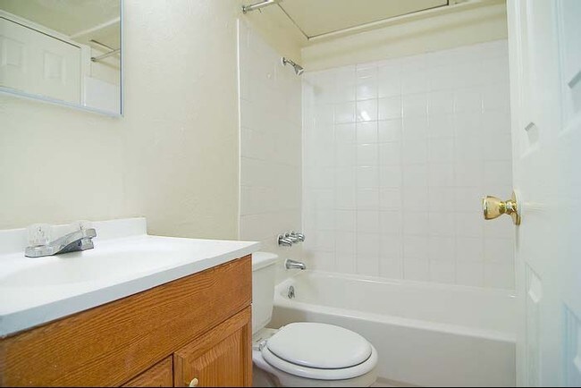 Photo - Spanish Village Apartments