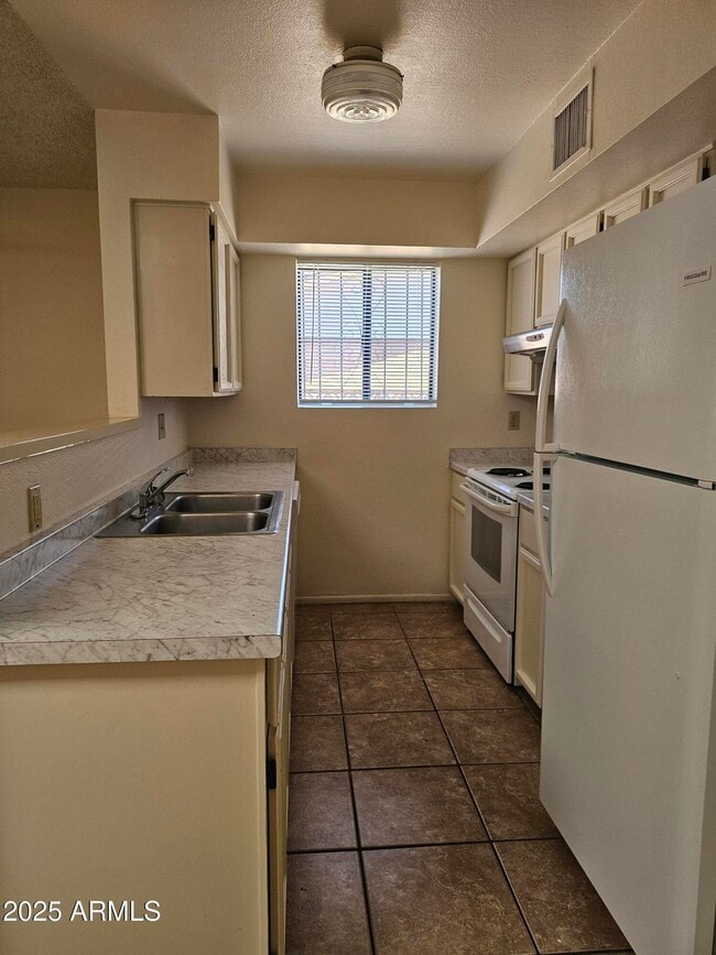 Photo - 4939 E Evergreen Dr