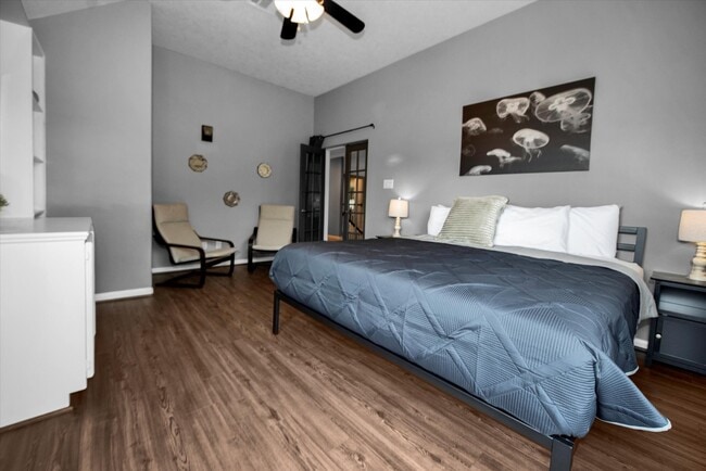 Photo - 8219 Shoregrove Dr