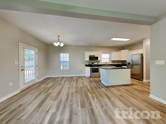 Photo - 118 Lookout Point Pl