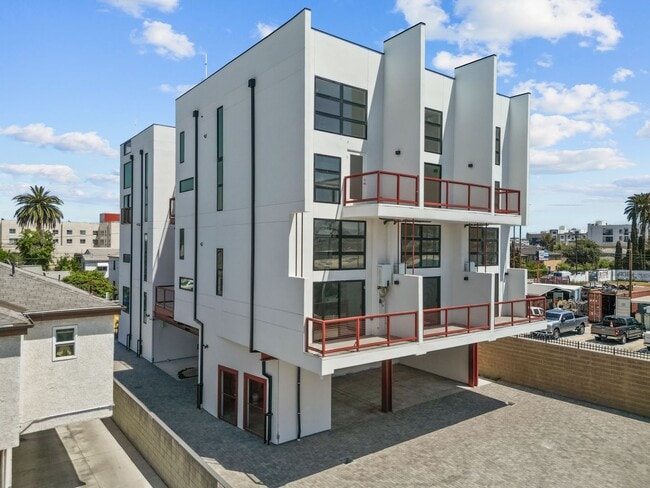 Brand New Live-Work Studio/Lofts in North ... - Brand New Live-Work Studio/Lofts in North ...