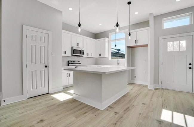 Photo - 805 Granville Dr