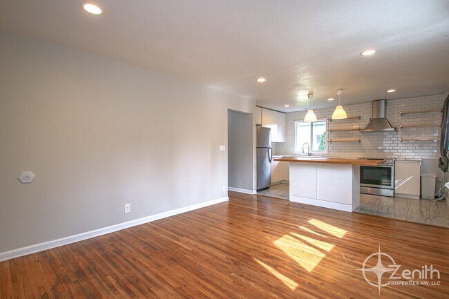 Photo - 1601 Esther St