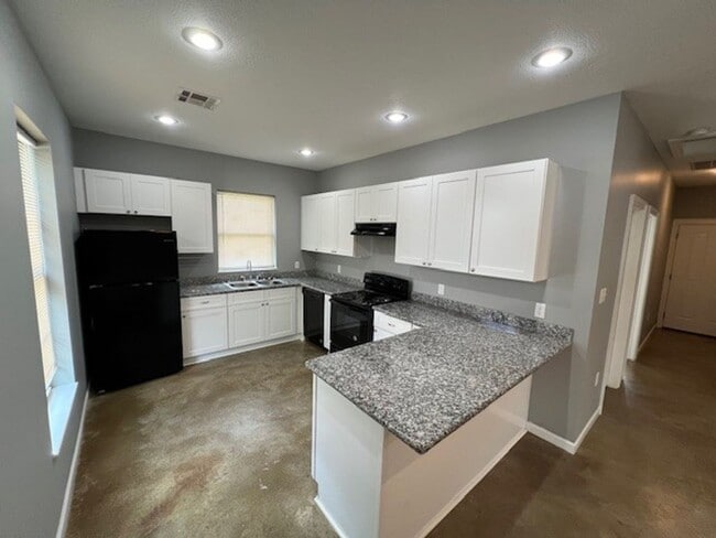 Photo - 2 Bedroom 1 Bath Apartment