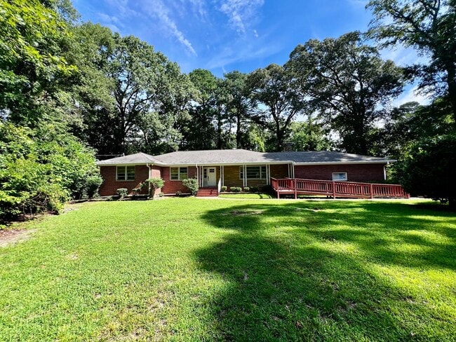 Building Photo - STUNNING home with fully finished BASEMENT!!!