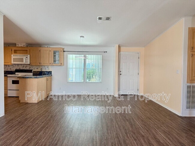 3515 Zephyr Ln