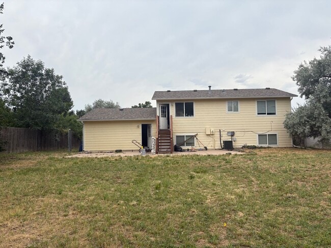 Photo - 4 Bedroom Bi Level with Large Yard and 2 Car Garage