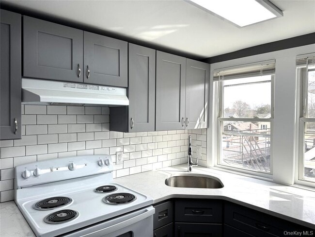 Building Photo - 23 Collegeview Ave Unit 23-8