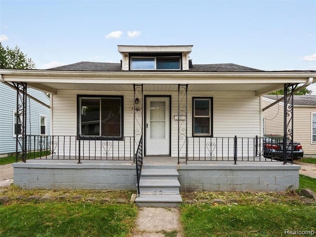 Building Photo - 7060 Maxwell Ave Rental