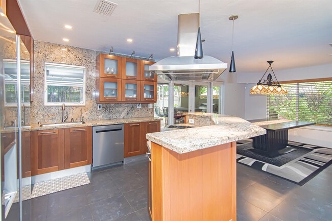 Photo - 3023 NE 5th Ter