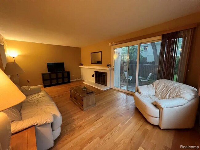 Photo - 1992 Seabright Ct Condo