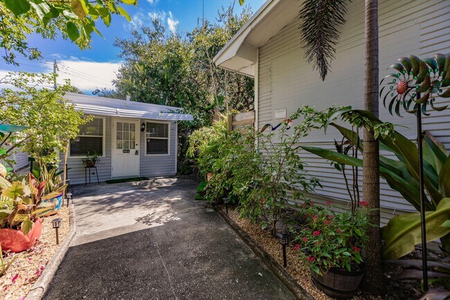 Photo - 808 N Palmway Unit A