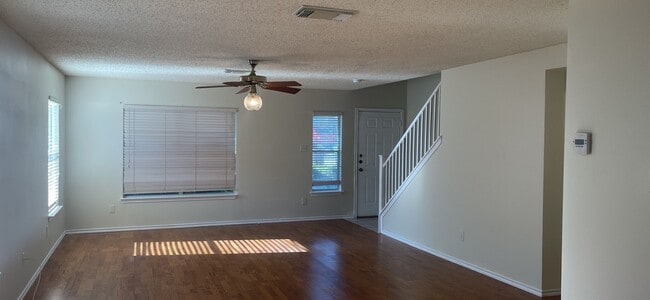 Photo - 8615 Cross Spring