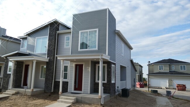 Photo - 3 Bedroom, 2.5 Bathroom with two car garage - Available 2/5/2025