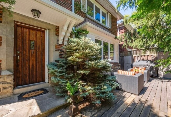 Building Photo - 2 bedroom + Den apartment; luxury - Bloor West Village, Toronto Unit 2