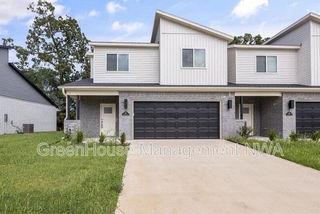 Building Photo - 652 Sun Meadow Loop Rental