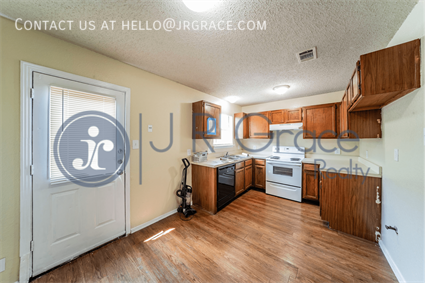 Photo - 5837 Shadydell Dr