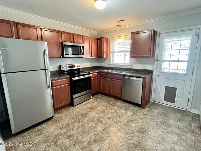 Photo - 227 Glenhaven Ln