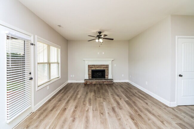 Photo - 235 Summer Gate Ln