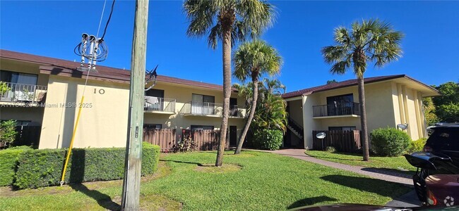 Building Photo - 2050 Oleander Blvd Unit 10202 Rental